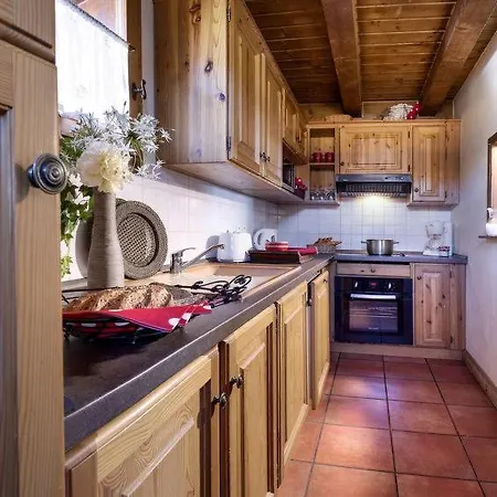 1650 Sleeps 8 Pool Wifi Courchevel