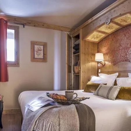 Сasa de vacaciones 1650 Sleeps 8 Pool Wifi Courchevel
