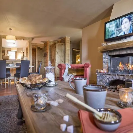 1650 Sleeps 8 Pool Wifi Courchevel